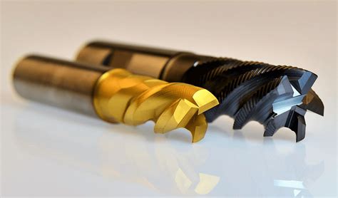 The upper portion of the end mill, the collet area of the shank, is reduced to 14" diameter to allow for use with compact routers which are commonly equipped with a 14" collet size. . 14 end mill for 80 lower
